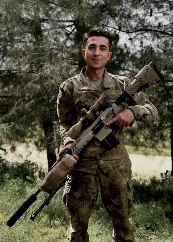 Şehit asker Kemal Aslan'ın babası Mehmet Aslan ise sosyal medya hesabından yaptığı paylaşımla yürekleri dağladı.