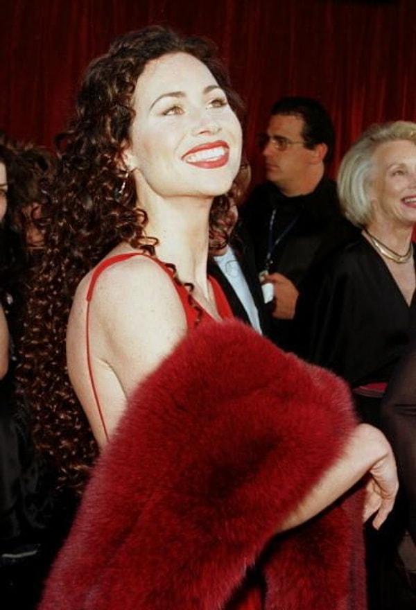 9. 1998 Oscar ödüllerinde, Minnie Driver elbisesi açılınca kendini kurtarmak için  aksesuar kullandı.