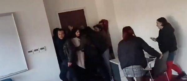 Çukurova Üniversitesi'nde Kadın Çalışmaları Kulübü'nün genel kurul toplantısını gerçekleştirmeye çalışan öğrenciler saldırıya uğradı.