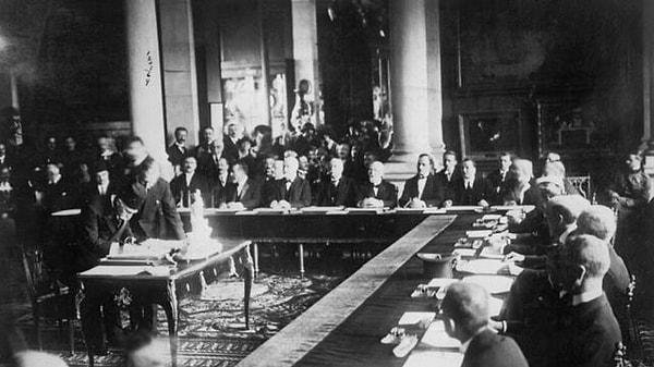 11. Sevr Barış antlaşması hangi tarihte imzalanmıştır?