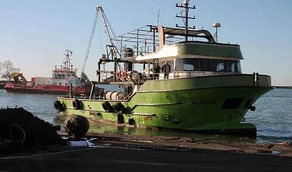 Zonguldak'ın Karadeniz Ereğli ilçesinde avlanan balıkçılar panik anlar yaşadı.