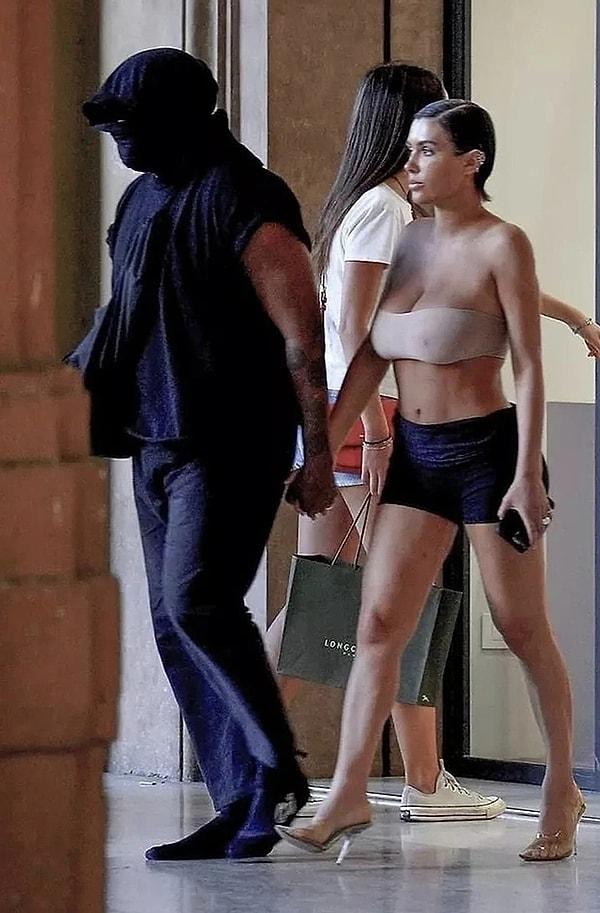 Bianca'ya müstehcen kıyafetler giyme konusunda zorladığı öne sürülen Kanye West geçtiğimiz günlerde yaptığı yeni yıl paylaşımıyla da pek çok kişiyi sinirlendirmişti.