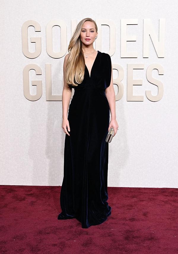 Jennifer Lawrence da törene katılım sağlayan "Büyü de Gel" isimli filme müzikal/komedi dalında en iyi kadın oyuncu ödülüne aday isimlerden biriydi.