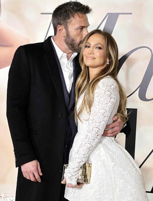 Yaşadıkları boşanmaların ardından isimleri başkalarıyla anılan Jennifer Lopez ve Ben Affleck 2021 yılında yeniden bir araya gelmeye karar vererek yabancı basını şoke etti!
