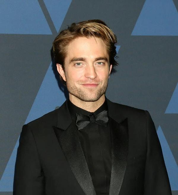 Genç kızların ilk aşkı olan Edward Cullen karakteri ile gönüllerde taht kurmuş yakışıklı aktör Rober Pattinson, sinema sektörünün şüphesiz en beğenilen oyuncularından biri.