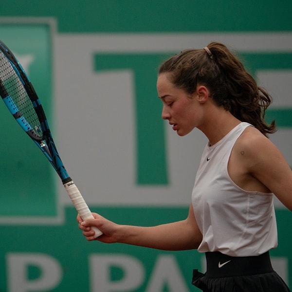 Zeynep Sönmez, şu anda Türk kadın tenisinin zirvesinde yer alıyor. İlk kez grand slam turnuvasında ana tabloya girmek için son bir adımı kaldı.
