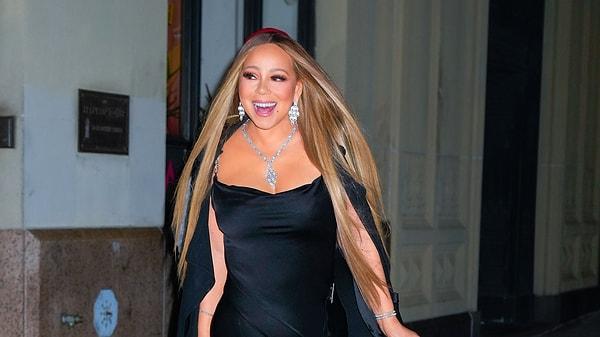 Dünyaca ünlü şarkıcı Mariah Carey'yi tanıyanlarınız vardır: 54 yaşında onun gibi görünmek herkesin hayali!