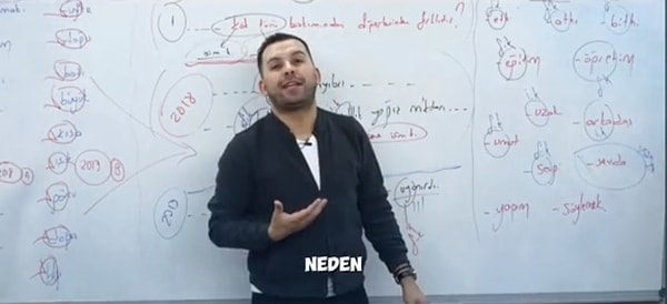 Konunun daha anlaşılır olması için kullandığı hikaye ve verdiği örnekler, öğrencilerin kalplerine dokundu.