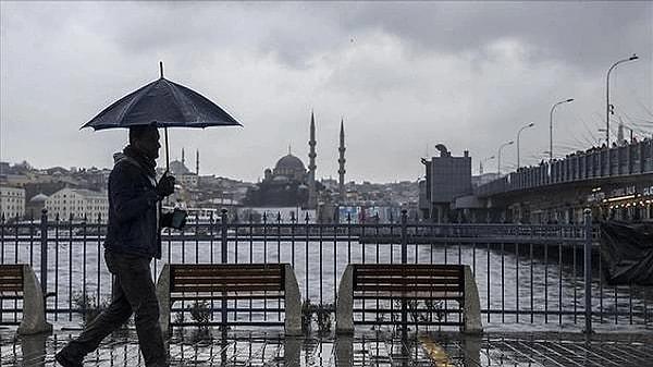 Hava Forum meteoroloji sayfası tarafından İstanbul'un yarınki hava durumuna ilişkin dikkat çeken bir uyarı geldi.