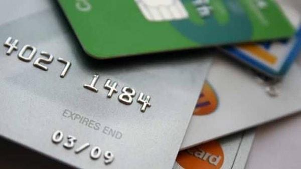 Bireysel kredi kartı borcu olan kişi sayısı 2022 Kasım'da 33,5 milyon kişi olurken, 2023 Kasım'da 36,3 milyon kişiye çıktı. Borç stoku da bu dönemde 1 yılda yüzde 172 oranında arttı.