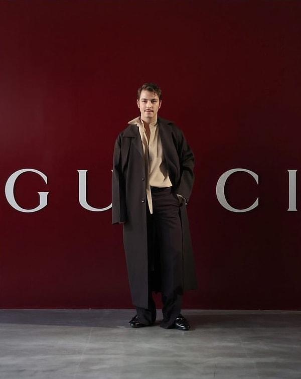 Milano'daki Gucci defilesine özel davetli olarak katılan Boran Kuzum tozu dumana katmıştı!