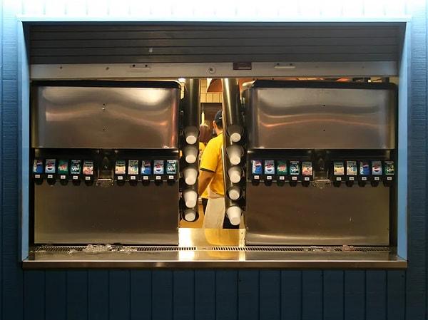 10. "Birçok restorandaki premix makineler temizlenmez. İçlerinde yılların pisliği kalıyor."