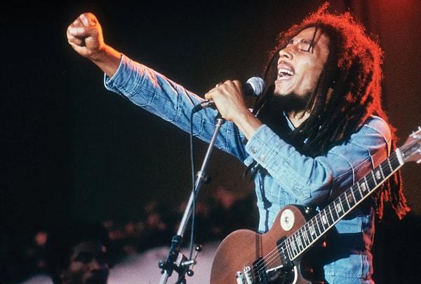 8. "Bir millete ilham veren Bob Marley, eşinin iddialarına göre kendisine çok acımasızca davranırdı."