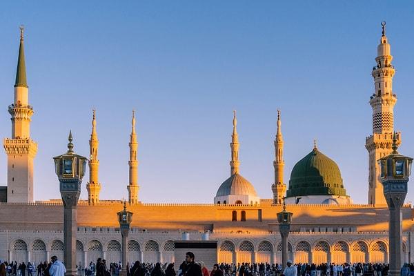 2. Mekke İslam'ın en kutsal şehridir.