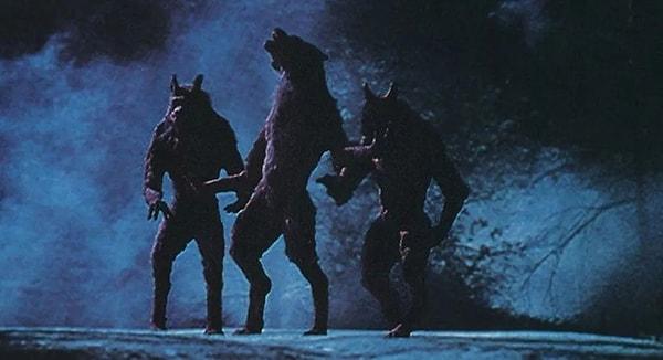 25. Çok az korku serisi ilk filmden ikincisine "The Howling" kadar hızlı bir düşüş yaşar.