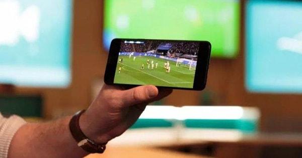 "Futbol tutkunları artık istedikleri zaman ve istedikleri yerde  Şampiyonlar Ligi, Avrupa Ligi ve Konferans Ligi maçlarını takip etme imkanına sahip. Mücadeleler sadece televizyon ekranlarıyla sınırlı kalmayacak, TRT 1 ve TRT Spor'un yanı sıra, daha fazla sayıda maç sadece "tabii" üzerinden mobil cihazlardan, bilgisayarlardan ve akıllı televizyonlardan da izlenebilecek."