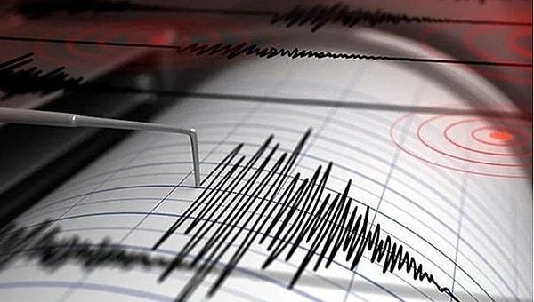 AFAD, saat 08.19'da Ege Denizi'nde, merkez üssü İzmir'in Menderes ilçesi olan 5,1 büyüklüğünde deprem meydana geldiğini açıkladı.