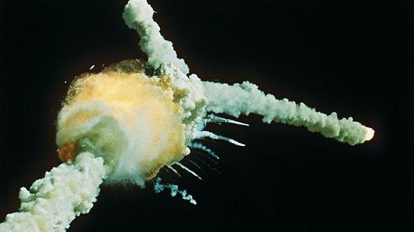 1986'da bu gün, ABD uzay mekiği Challenger, Florida'dan kalkıştan 73 saniye sonra patladı ve uzayda seyahat eden ilk Amerikalı sivil olarak seçilen bir öğretmen de dahil olmak üzere gemideki yedi kişiyi öldürdü.
