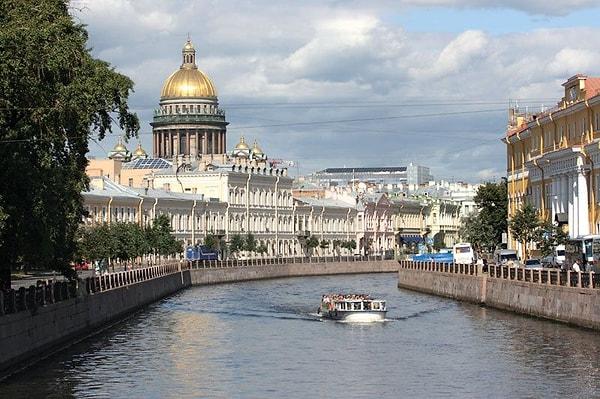 Rusya Merkez Seçim Komisyonu tarafından açıklanan bilgide, Putin, St. Petersburg'da 78 metrekarelik bir daireye ve aynı şehirde 18 metrekarelik bir garaja sahip.