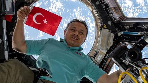 Yerli ve milli ilk astronotumuz Alper Gezeravcı, tüm ülkenin heyecanla takip ettiği bir isim. Gezeravcı'nın uzayda gerçekleştireceği 13 deneyle ilgili bilgiler merakla bekleniyor.