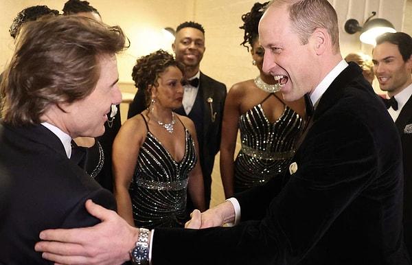 Tom Cruise da etkinliğin konuklarından biriydi ve ikili birlikte poz verdi. Sosyal medyada bir araya gelişlerinin fotoğrafını paylaşan Prens William'ın ekibi, "Seni burada görmek ne güzel, @TomCruise!" ifadesini kullandı.