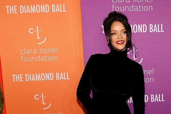 Our beloved Rihanna also participated in social responsibility projects.