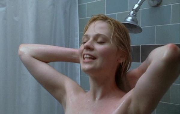 4. "Duş almak eziyet gibi gelirdi şimdi ise duş almak en favori aktivitelerimden birisi."
