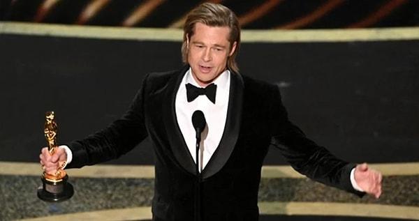 Brad Pitt Oscar töreninde Cooper'ın parladığı ilk filmi övmüştü.