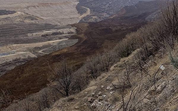 Erzincan'ın İliç ilçesinde Anagold Madencilik tarafından işletilen Çöpler Altın Madeni'nde öğleden sonra çökme meydana geldi .
