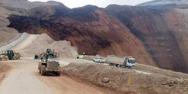 Erzincan’da Kanadalı şirketin yönettiği altın madeninde yaşanan göçük sonrasında çalışmalar devam ediyor.