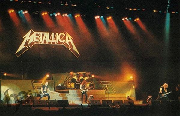 Metallica'nın İstanbul'daki efsane konserini seyreden dedeler ve nineler şöyle bir kenara ayrılsın çünkü kalpleri tutabilir: O konserin üstünden tam 31 yıl geçti 31!!!