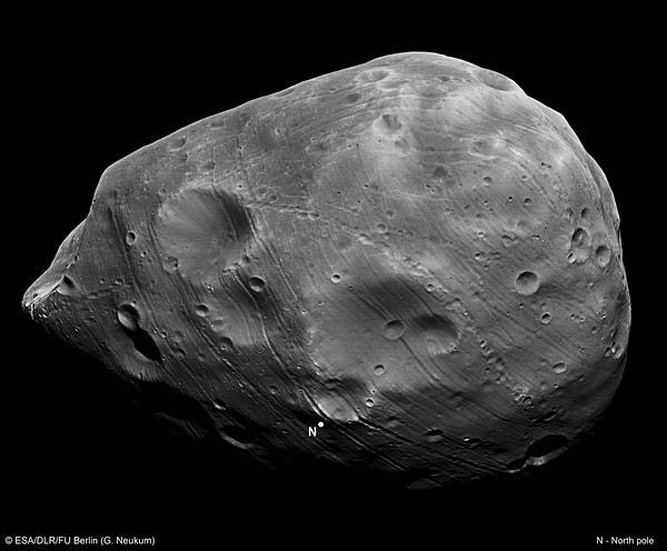 Japonya Uzay Araştırma Ajansı, Phobos'un gizemlerini çözmek üzere 2026'da başlatmayı planladığı Mars Uyduları Keşif misyonu ile bu uydudan örnekler toplayıp Dünya'ya getirmeyi hedefliyor.
