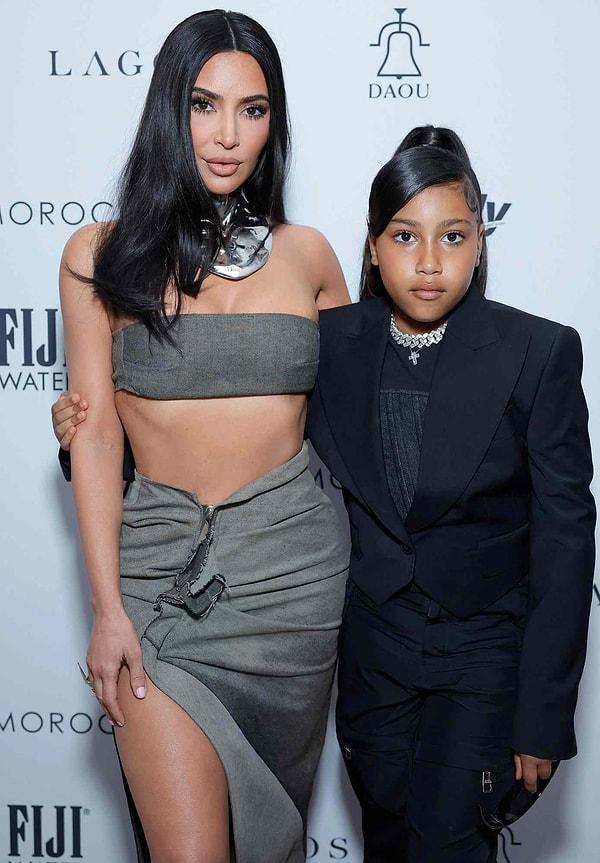 Dünyaca ünlü fenomen ve reality show yıldızı Kim Kardashian, kızı ile birlikte kullandığı TikTok hesabından yaptığı son paylaşımla gündemde.