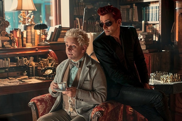 Prime Video'nun sevilen dizisi Good Omens, Terry Pratchett ve Neil Gaiman'ın aynı adlı romanından uyarlandı.