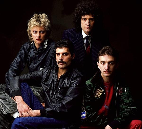 NTV’den Merve Girgin’in haberine göre; Freddie Mercury'nin solisti olduğu İngiliz müzik grubu Queen'in dünyaca ünlü şarkıları rekor fiyata satılıyor.