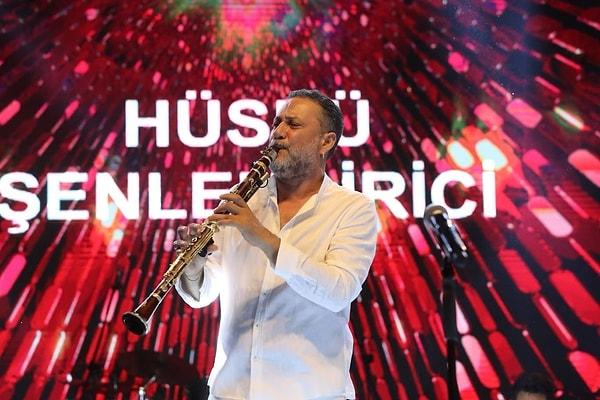 47 yaşındaki ünlü klarnet sanatçısı Hüsnü Şenlendirici geçtiğimiz yıl bağırsak kanserine yakalanmıştı.