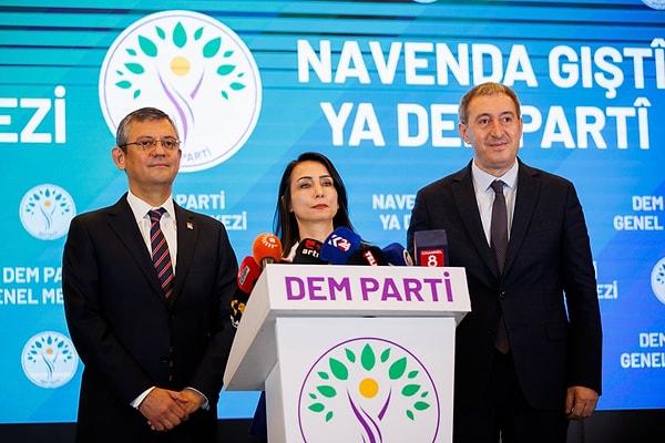 Özel, "Bir önceki seçimle bu seçim arasında bir fark var. HDP o zaman bir talebi olmaksızın AK Parti'ye kaybettirmek için her şeyi yapıyordu.  Bu seçimde gücünü AK Parti'ye değil birazda muhalefete göstermek talebinde" dedi.