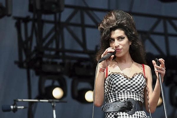 14. Amy Winehouse (1983 - 2011)