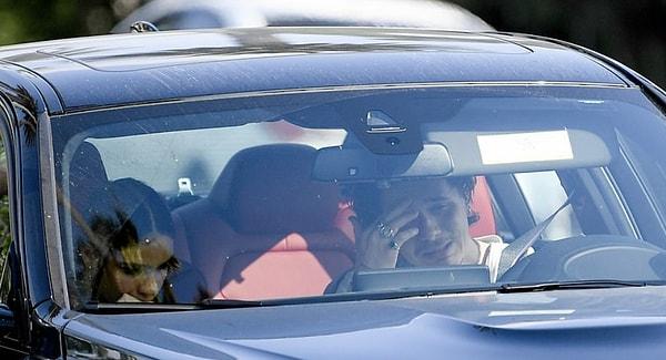 İlişkileri boyunca Brooklyn Beckham'ın sürekli göz yaşı dökerken kameralara yakalanması ayrılık haberlerine olan beklentiyi arttırmıştı. Beckham çifti de oğullarının arkasında durmuştu ve ikili 2019'un Ağustos ayında arkadaş kalmaya karar vermişti.