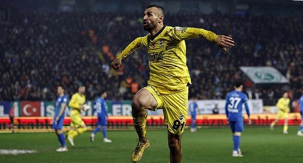 Fenerbahçe'nin devre arası transfer döneminde Karagümrük'ten kiralık olarak kadrosuna kattığı Serdar Dursun için takımdaki ikinci dönemi oldukça iyi başladı.