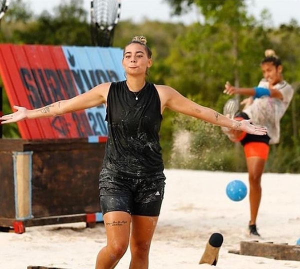 Survivor 2020'de izlediğimiz Aycan, güzelliğiyle akıllara kazınmayı başarmış ve sık sık gündeme gelen isimlerden biri olmuştu.