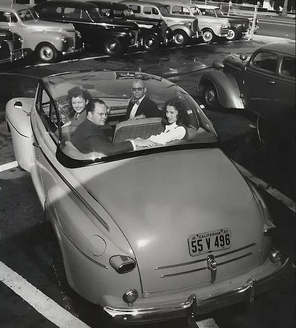 6. Ford'un üstü camdan yapılmış baloncuk arabası. (1947)