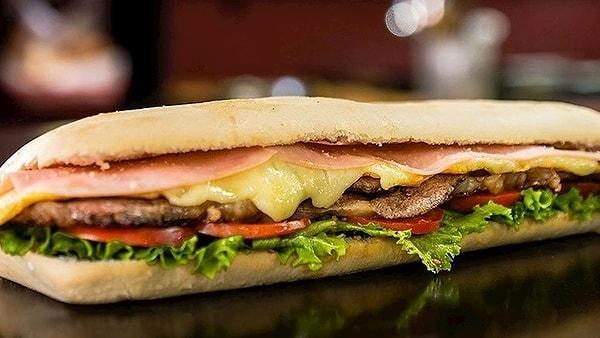 8. Sandwich de lomo/ Arjantin