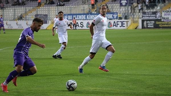 Karşılaşmayı 2-0 kazanan Vanspor ekibi, büyük bir sevinç yaşarken Kıyak ise tüm zorluklara rağmen takımını yalnız bırakmayacağını söyledi.