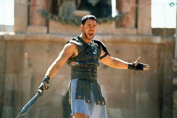 Dünyaca ünlü oyuncu Russell Crowe, 2000 yapımı Gladyatör'de Romalı general Maximus'u canlandırmış ve bu film tabii sinema dünyasının altını üstüne getirmişti.