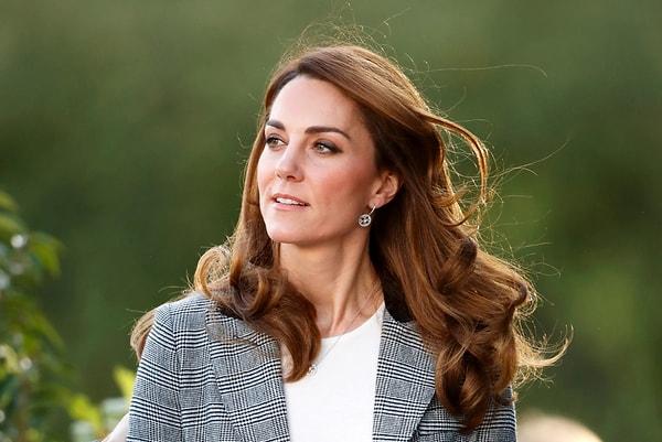 En son 25 Aralık 2023'te halk arasında görüntülenen Kate Middleton, üç gün sonra apar topar ameliyata alınmıştı.