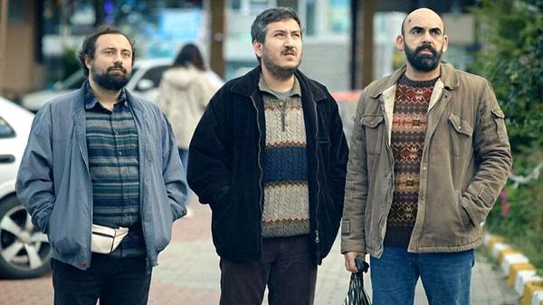 Gibi dizisi Türkiye'nin en büyük izleyici kitlesine sahip komedi dizilerinden biri. Dizinin başrollerinde Feyyaz Yiğit, Kıvanç Kılınç ve Ahmet Kürşat Öçalan yer alıyor.