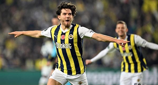 Fenerbahçe ile 2026 Haziran'a kadar sözleşmesi bulunan milli futbolcunun doğup büyüdüğü yer olan Hollanda'dan ev aldığı belirtildi.