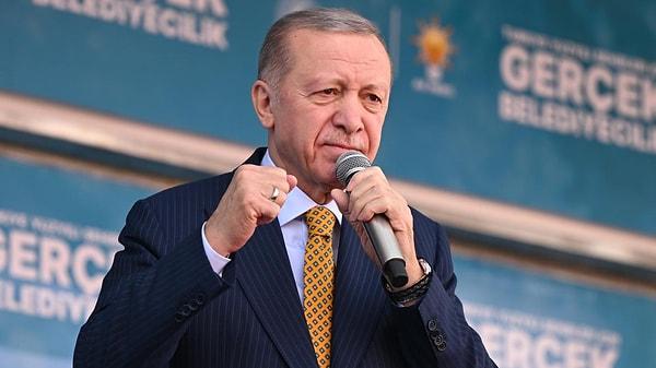 Cumhurbaşkanı Erdoğan, Büyük İzmir Mitingi'nde Gündoğdu Meydanı'nda seçmenlerle bir araya geldi.