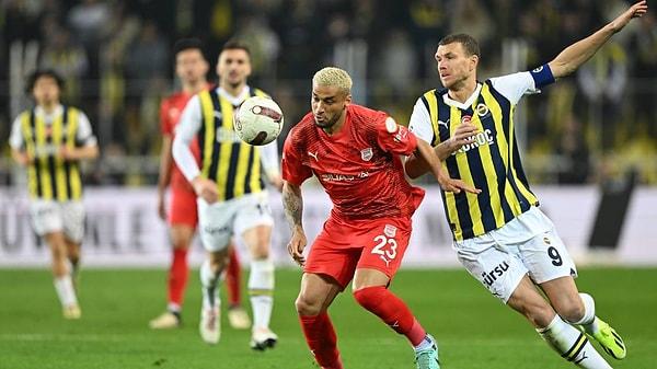 Sert bir oyuna sahne olan mücadelede ise eski Fenerbahçe futbolcusu Serhat Akın, Pendiksporlu futbolcular hakkında paylaşım yaptı.